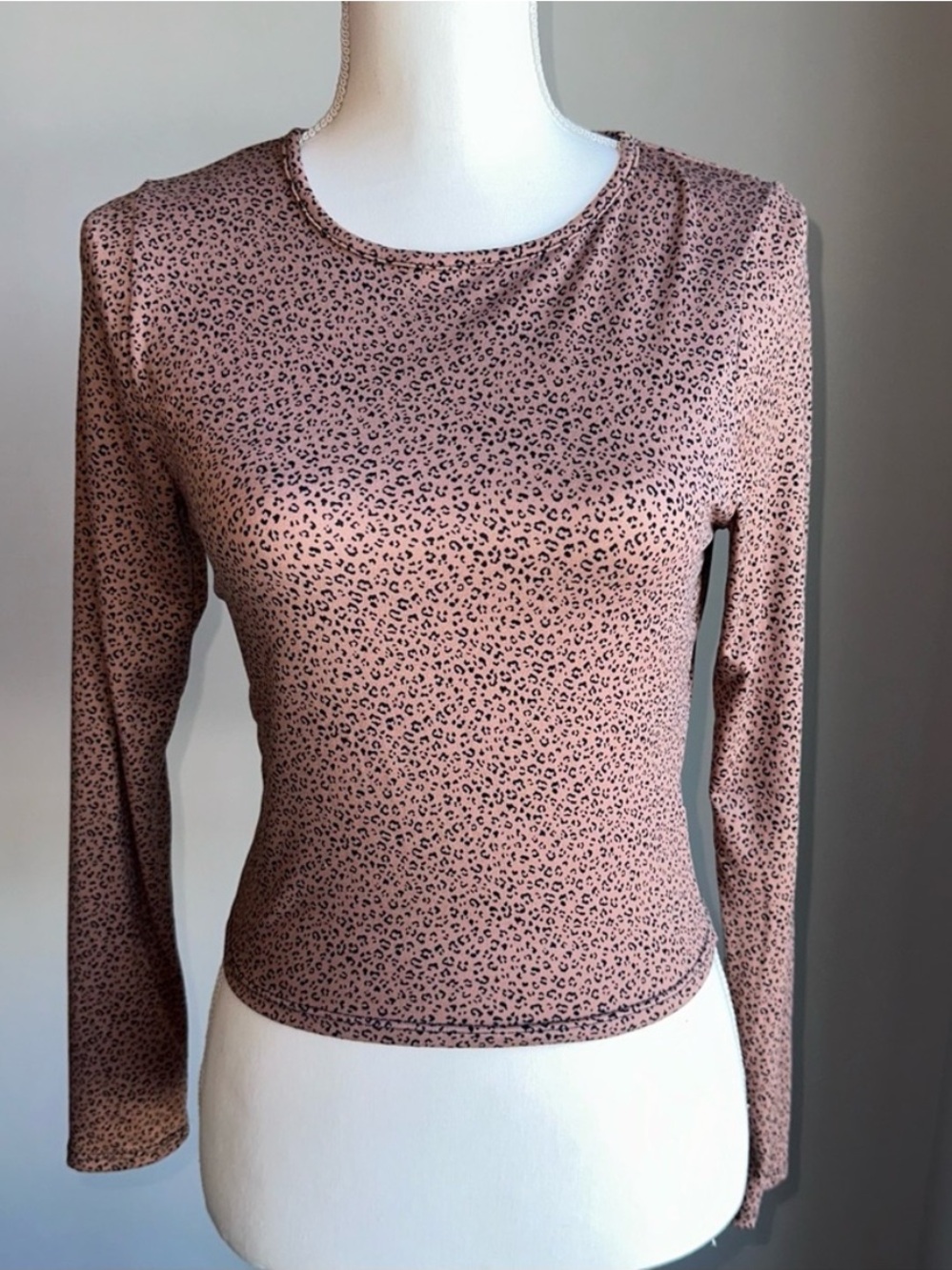Gaze DTLA NWT Long Sleeve Cropped Leopard Print Top - Tan Size Small - Picture 1 of 11